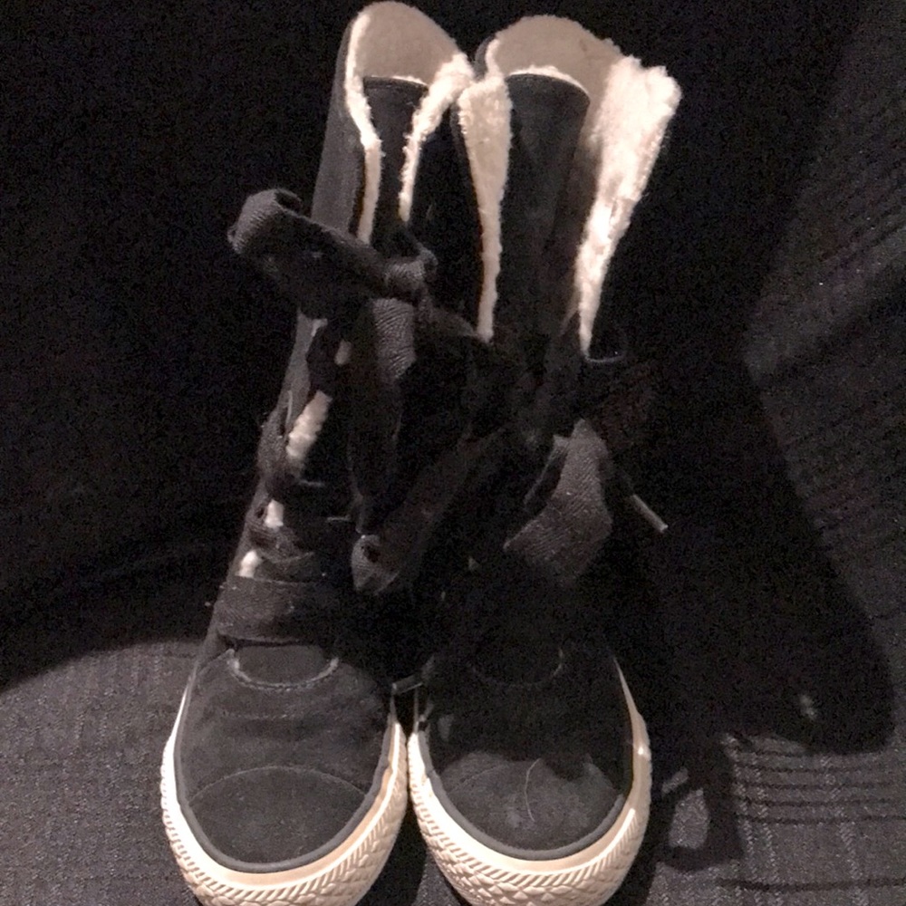 Converse All Star Chuck Taylor Hi sneakers for toddler size 11 1/2. Black suede
